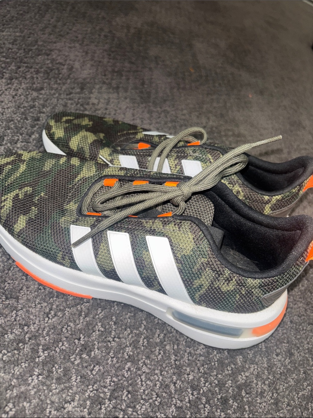 Adidas Kids Camouflage Sneaker with Orange‎ Accents NWOT❗️